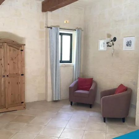 Ellie Boo 4* Victoria